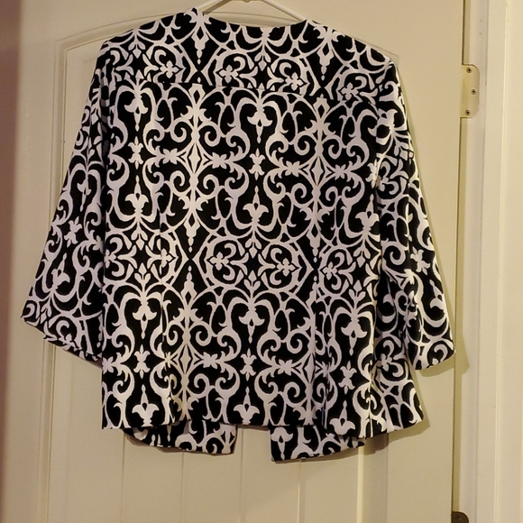 Blazer - Picture 2 of 2